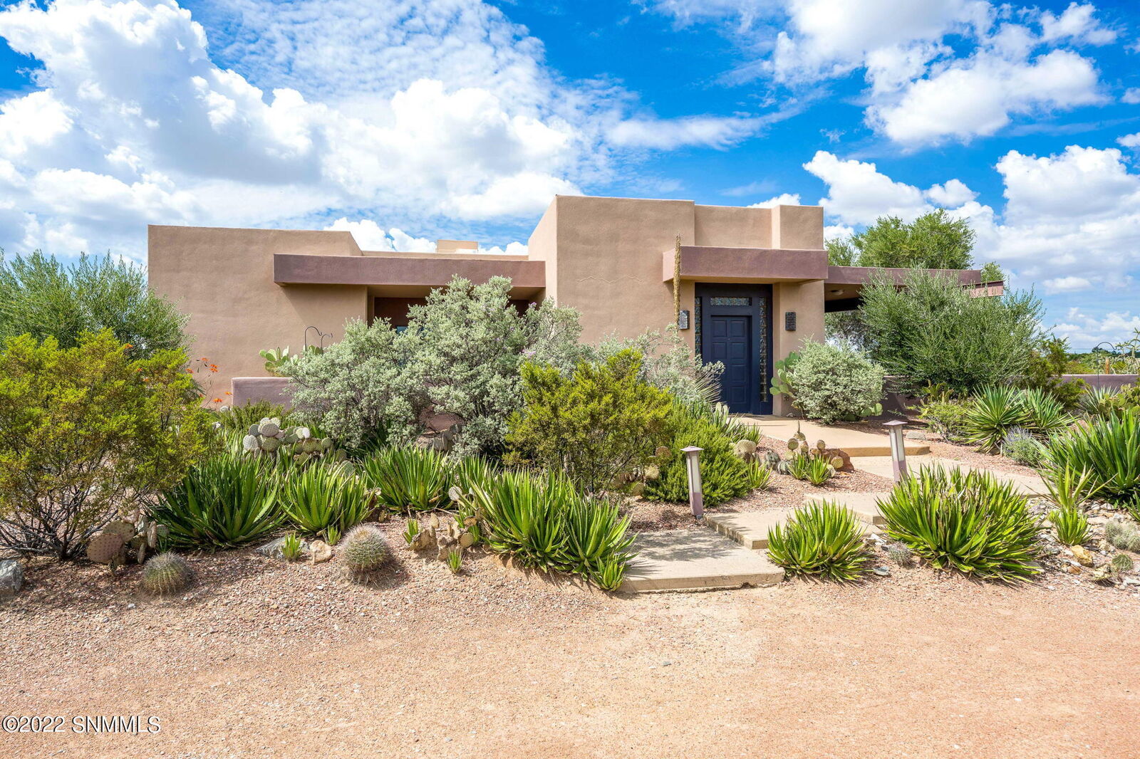 Property Photo:  5150 Acacia Road  NM 88011 