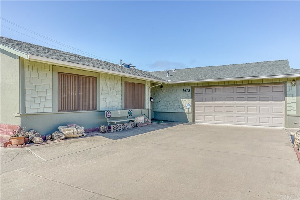 Property Photo:  1615 Elm Avenue  CA 93458 