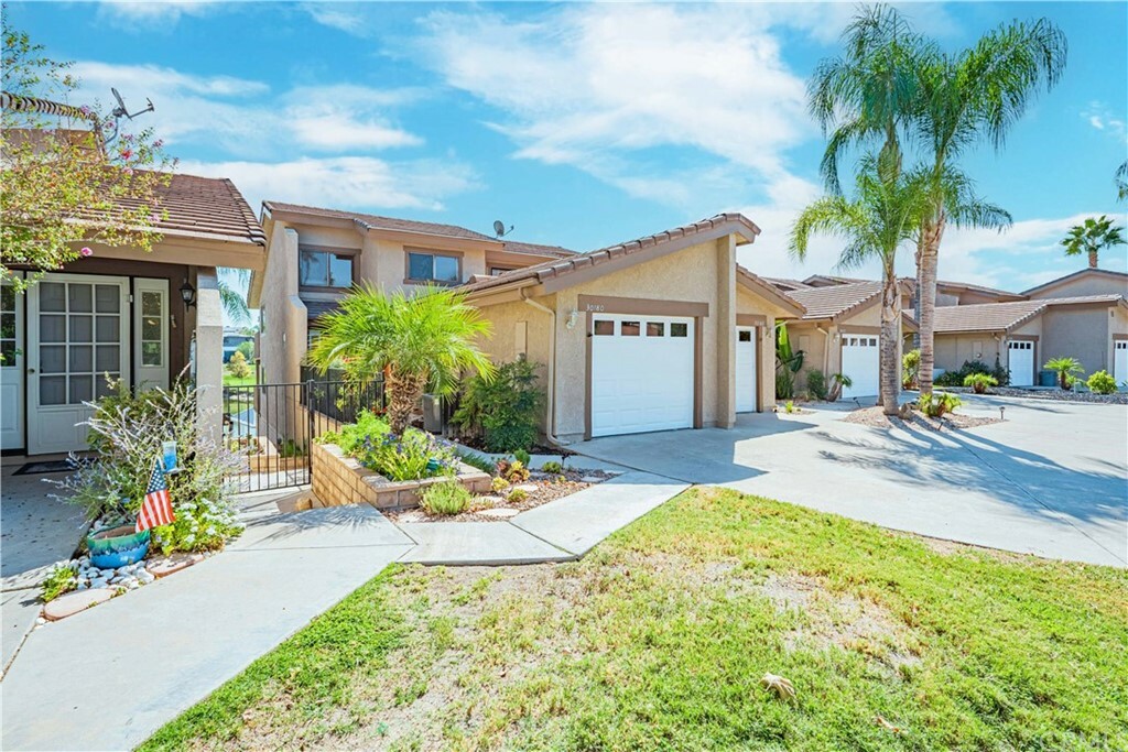 Property Photo:  30180 Yellow Feather Drive  CA 92587 