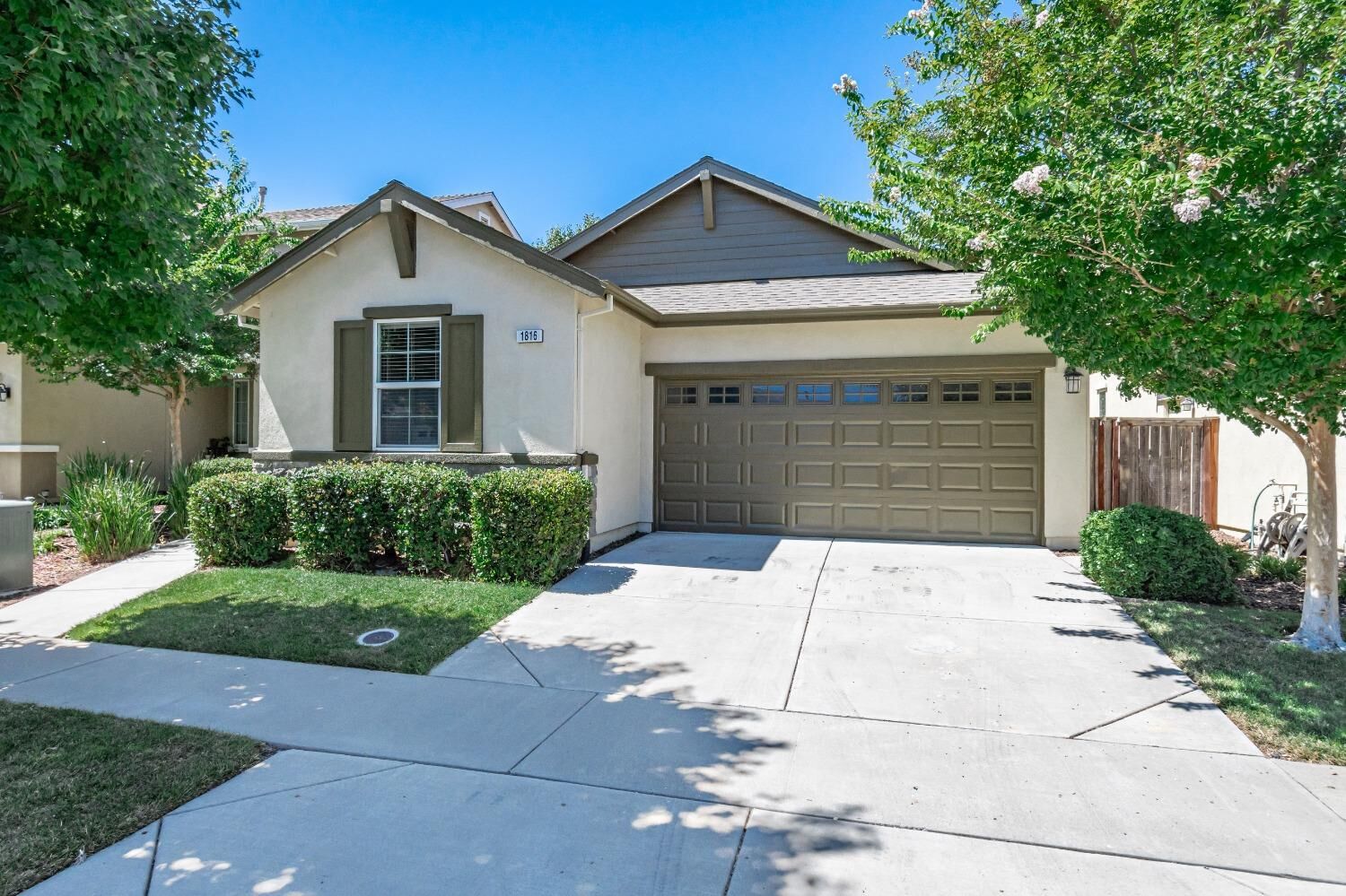 Property Photo: 1816 Glenmark Way CA 95747