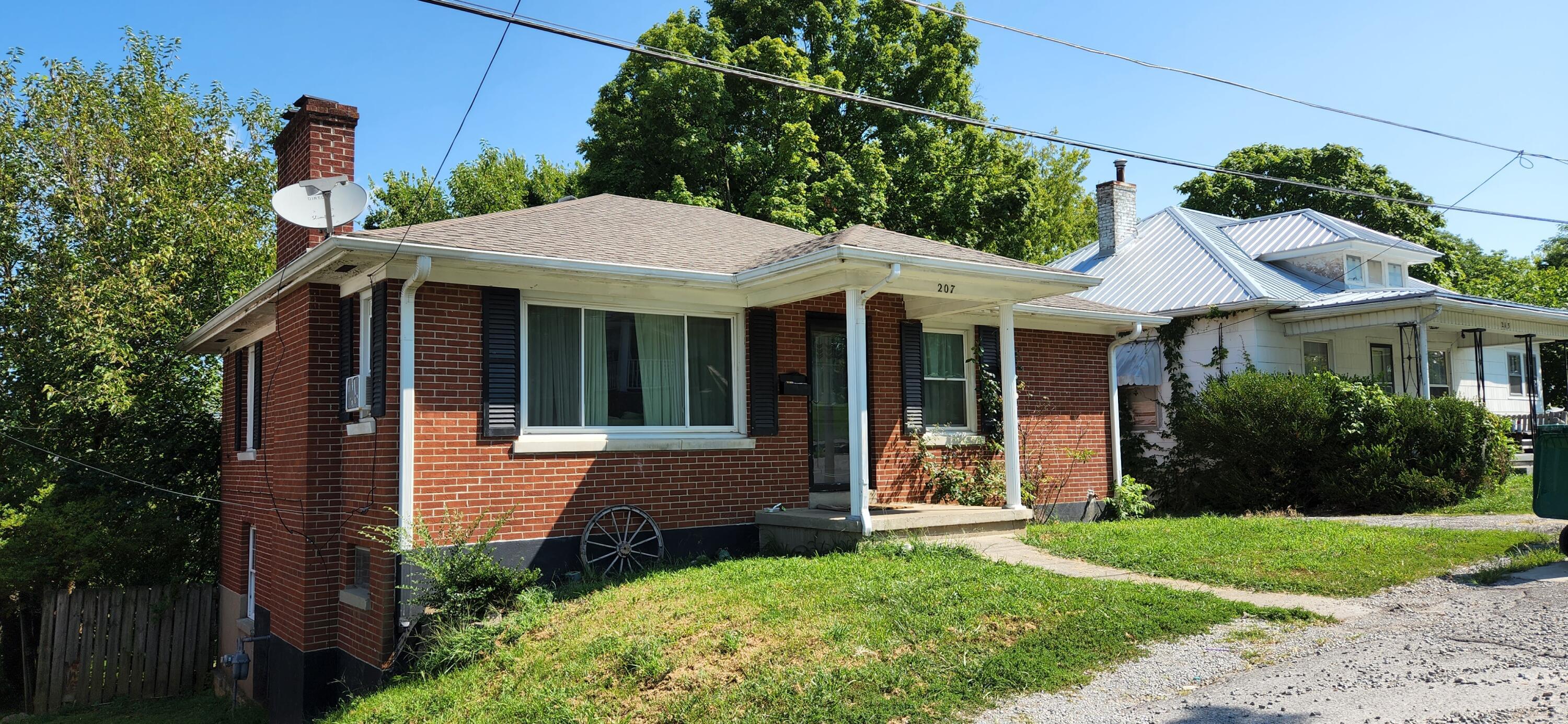 207 Hillcrest Street  Harrodsburg KY 40330 photo