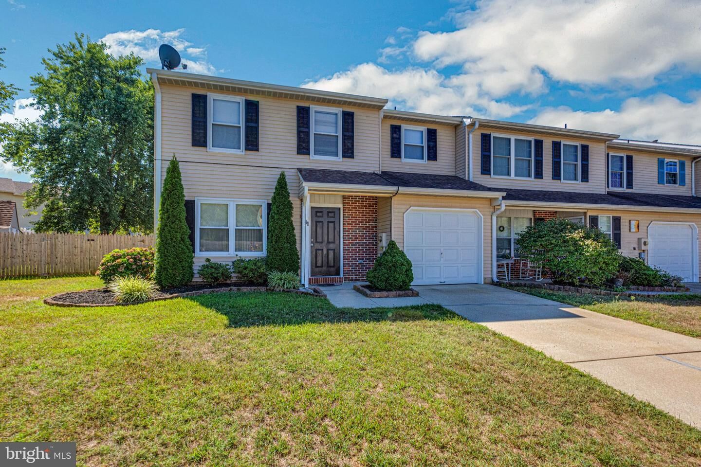 Property Photo:  18 Quail Court  NJ 08085 