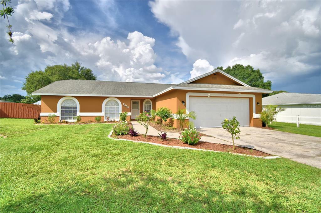 Property Photo:  2805 Jennifer Drive  FL 33810 