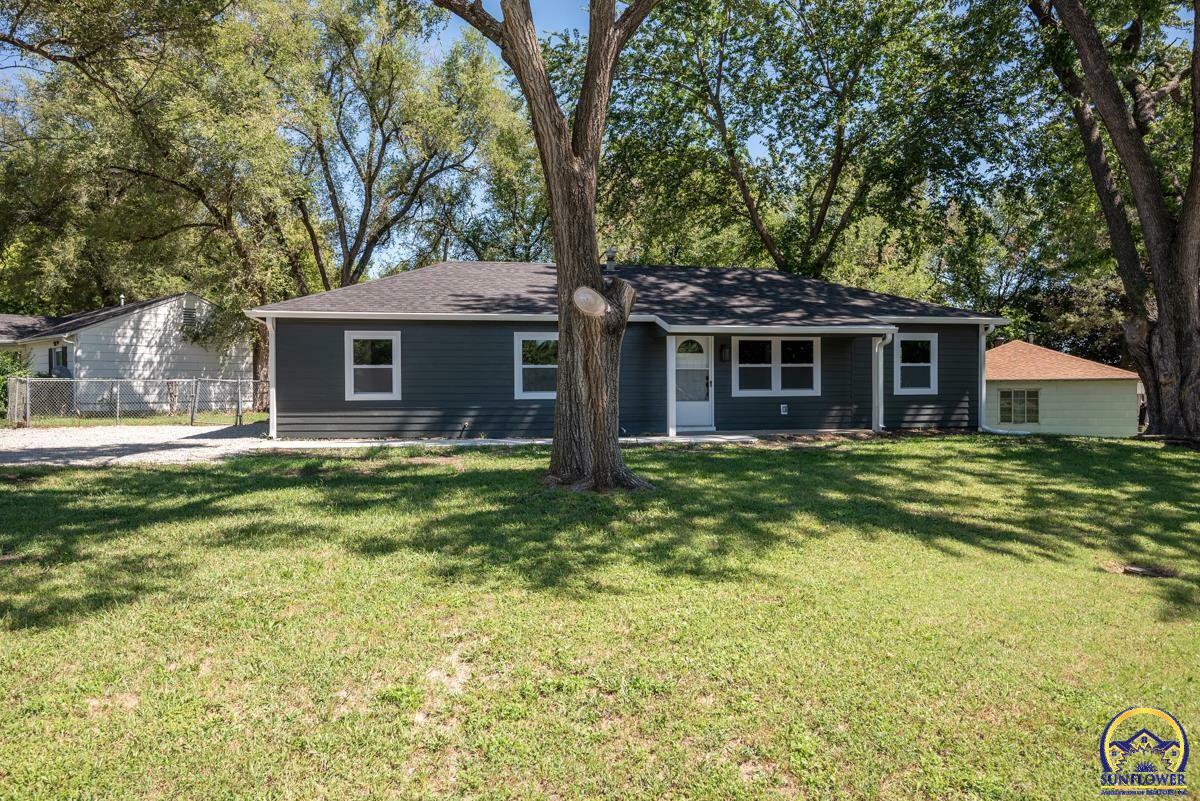 Property Photo:  3434 SW Kirklawn Ave  KS 66611 