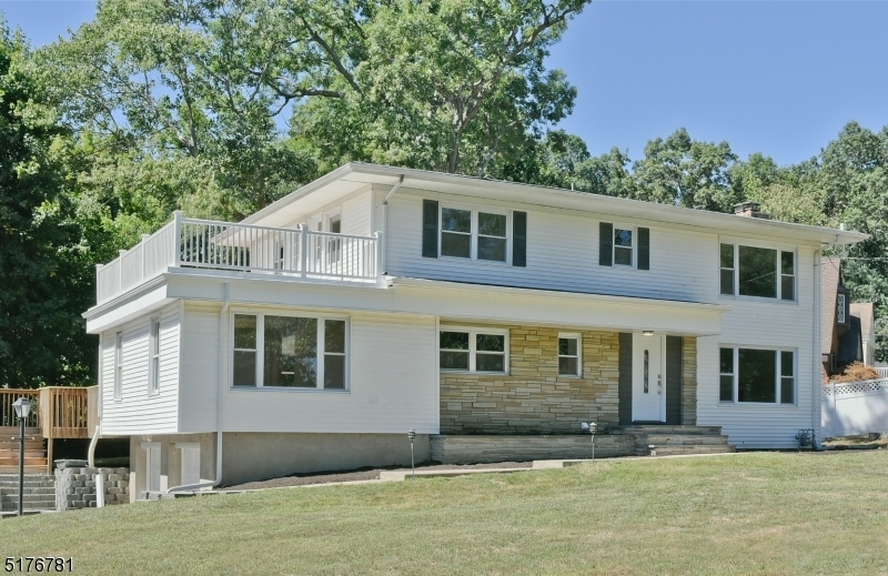 Property Photo:  8 W Lake Shore Dr  NJ 07866 