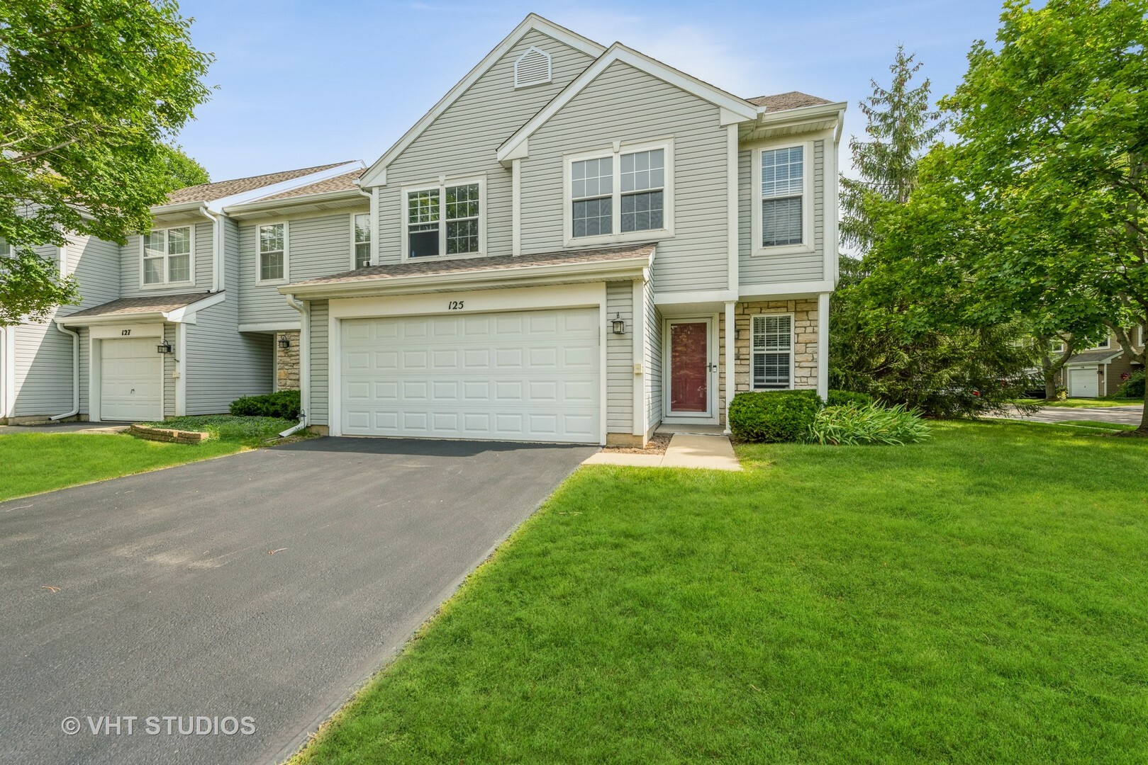 Property Photo: 125 Parkview Drive IL 60084