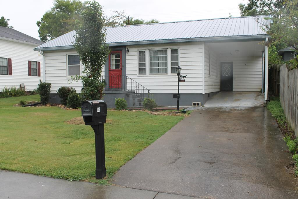 Property Photo: 808 Georgia Avenue TN 37331