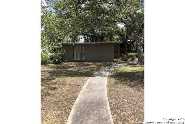 Property Photo: 607 Brightwood Pl TX 78209