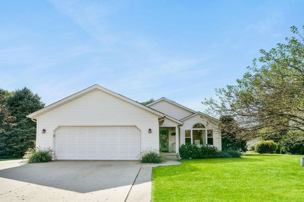 Property Photo: 152 Congress Drive IN 46383