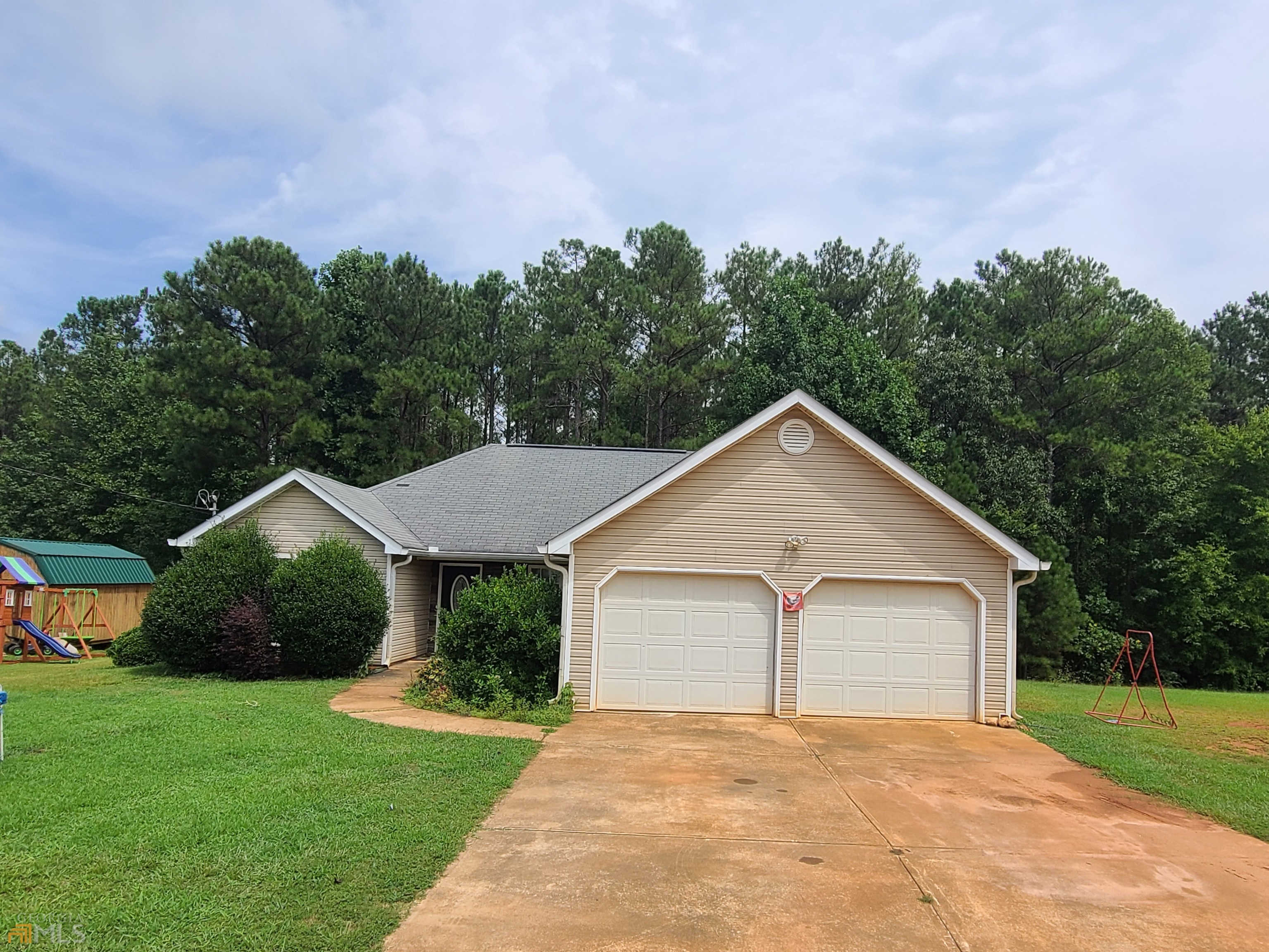 Property Photo: 261 Christian Circle GA 30116