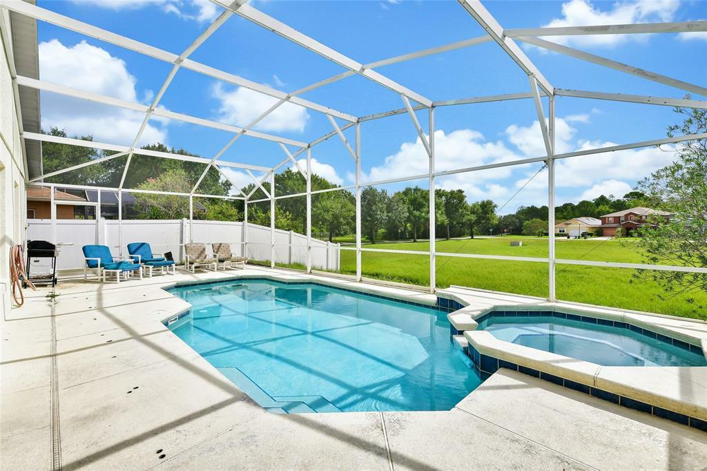 Property Photo:  116 Forest View Court  FL 33896 