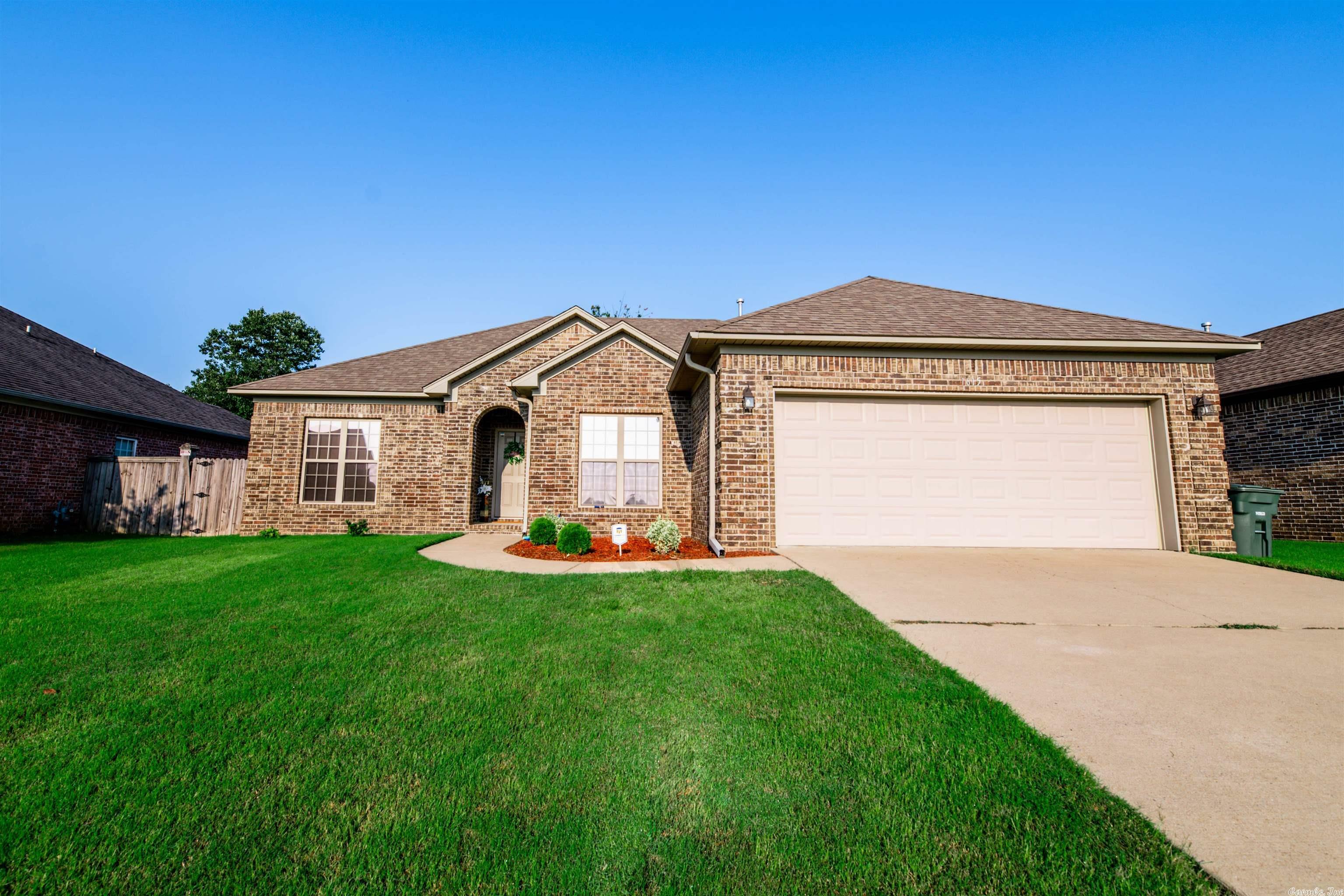 Property Photo:  1615 Gardenia  AR 72034 