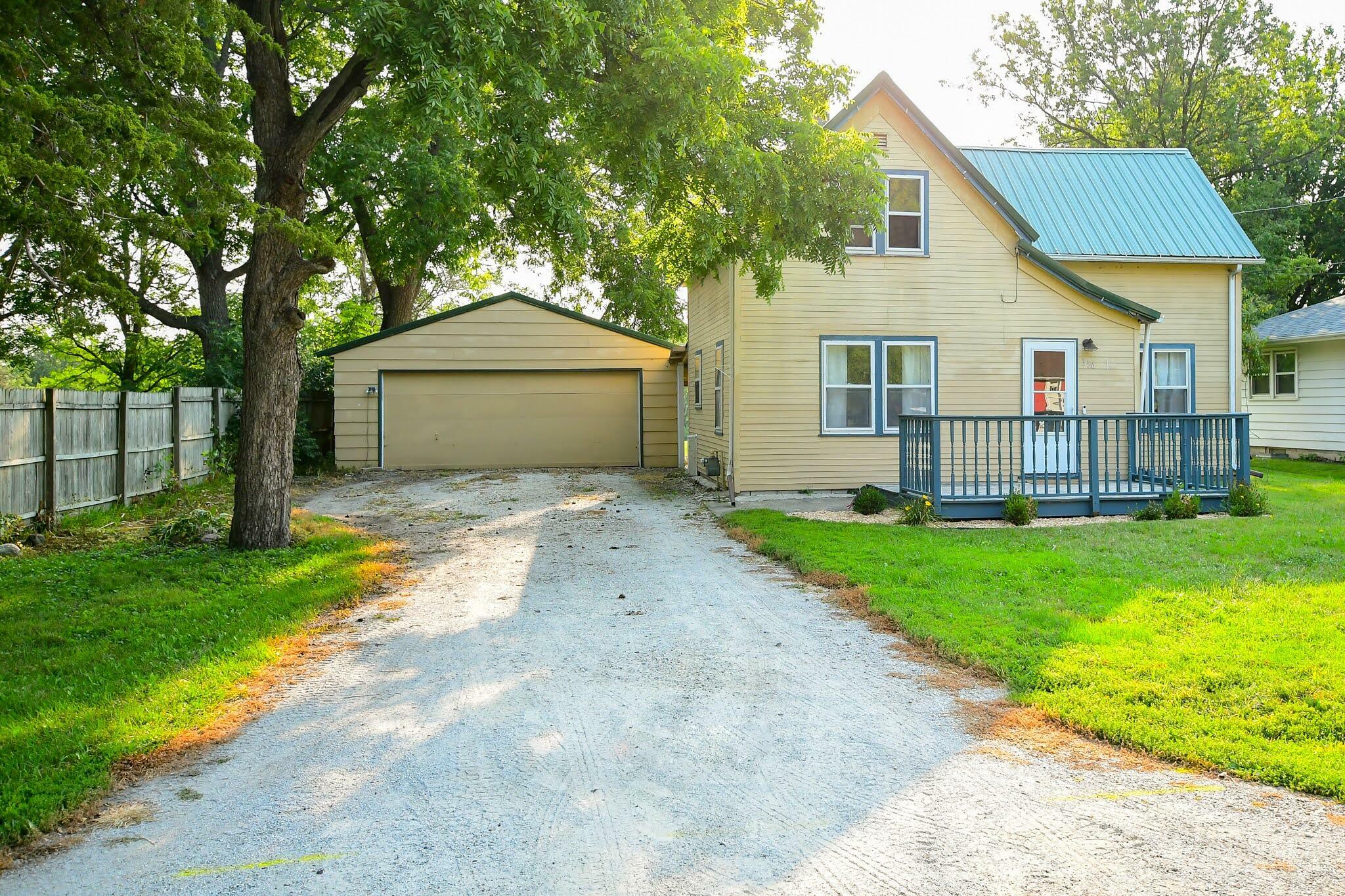 Property Photo:  336 East Lane  IA 50130 