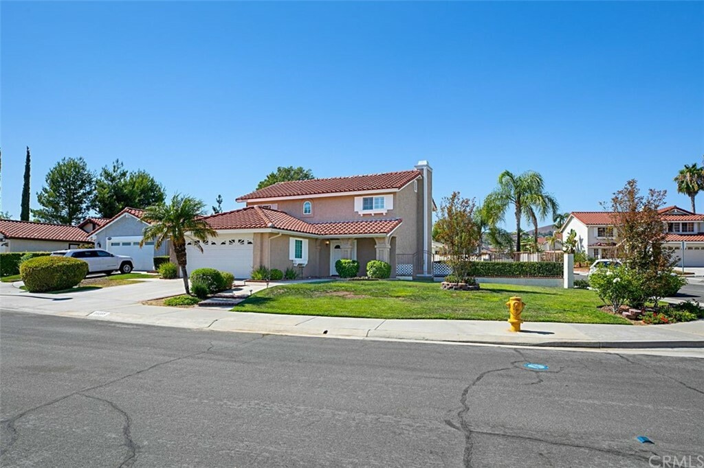 Property Photo:  20385 Via Pizarro  CA 92886 