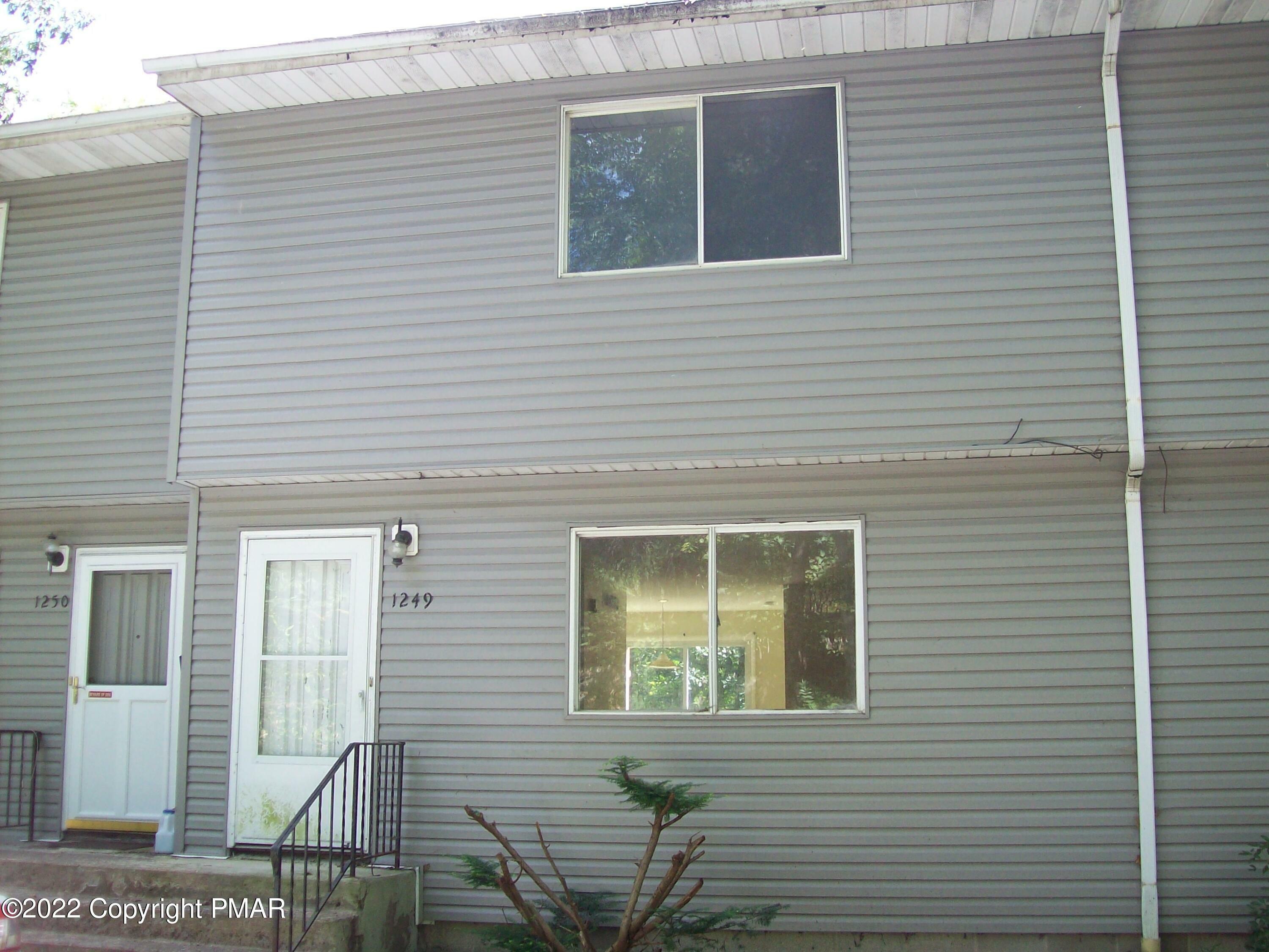 Property Photo:  1249 Chateau Dr  PA 18302 