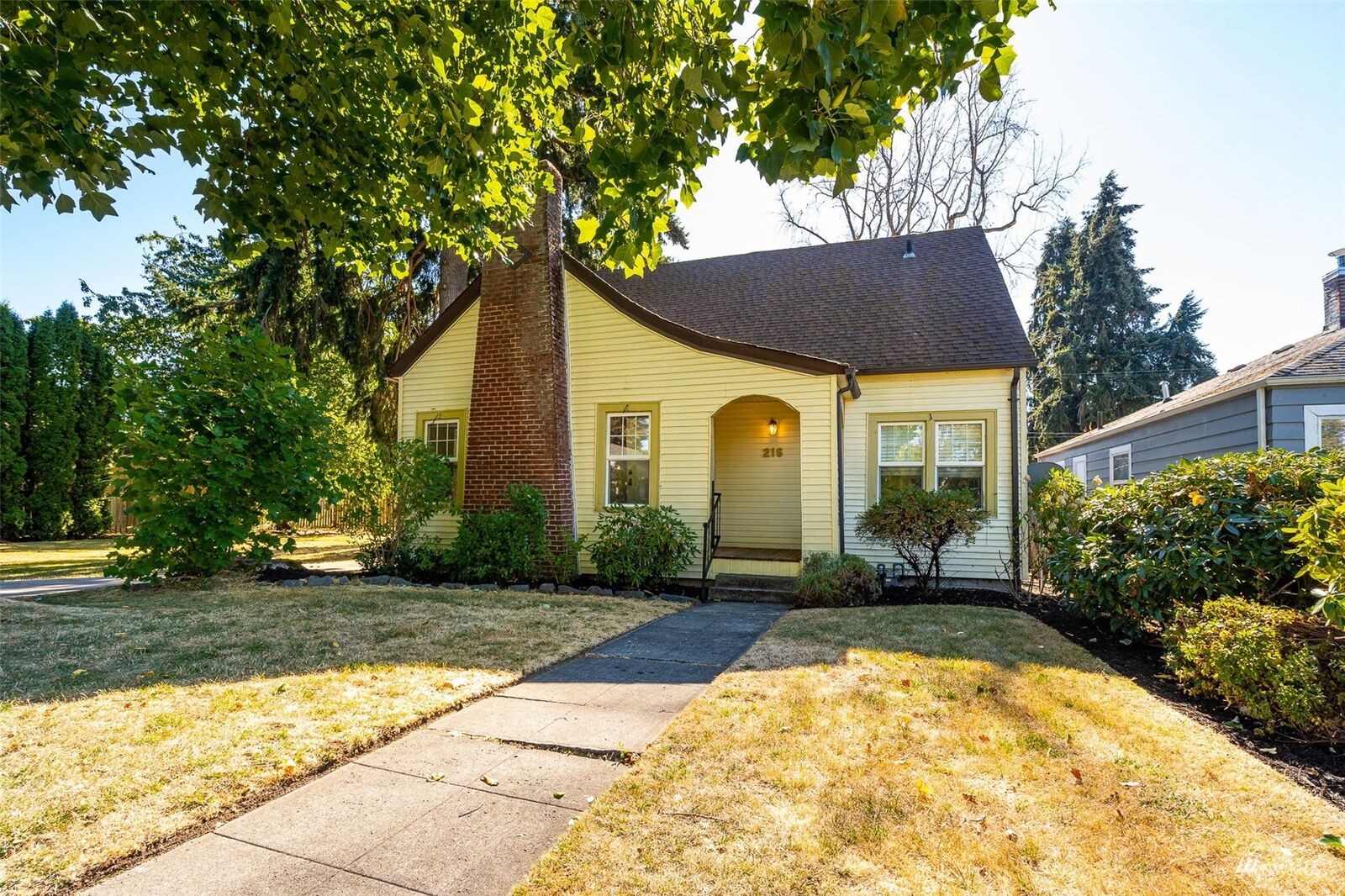 Property Photo:  216 M Street  WA 98531 
