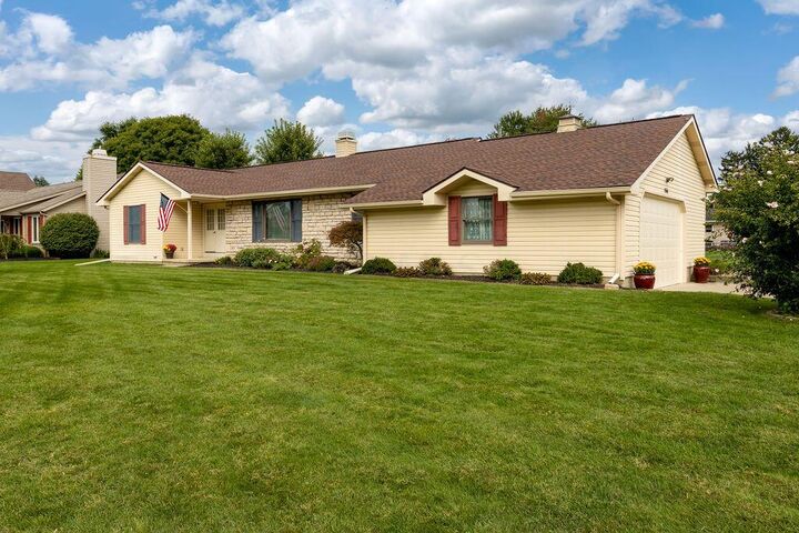 1566 Paul Revere Drive  Newark OH 43055 photo