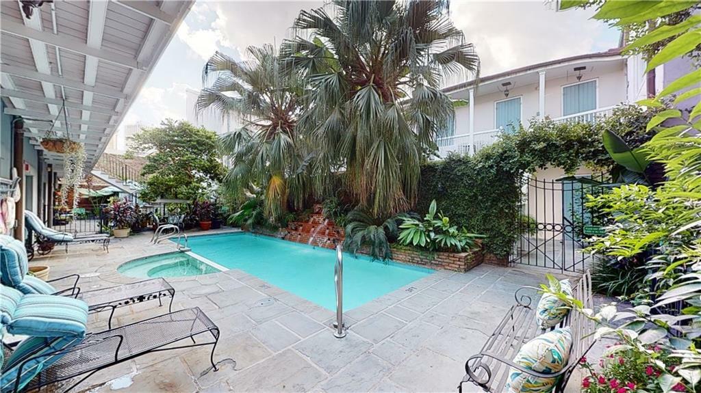 Property Photo:  936 Conti Street 11  LA 70112 