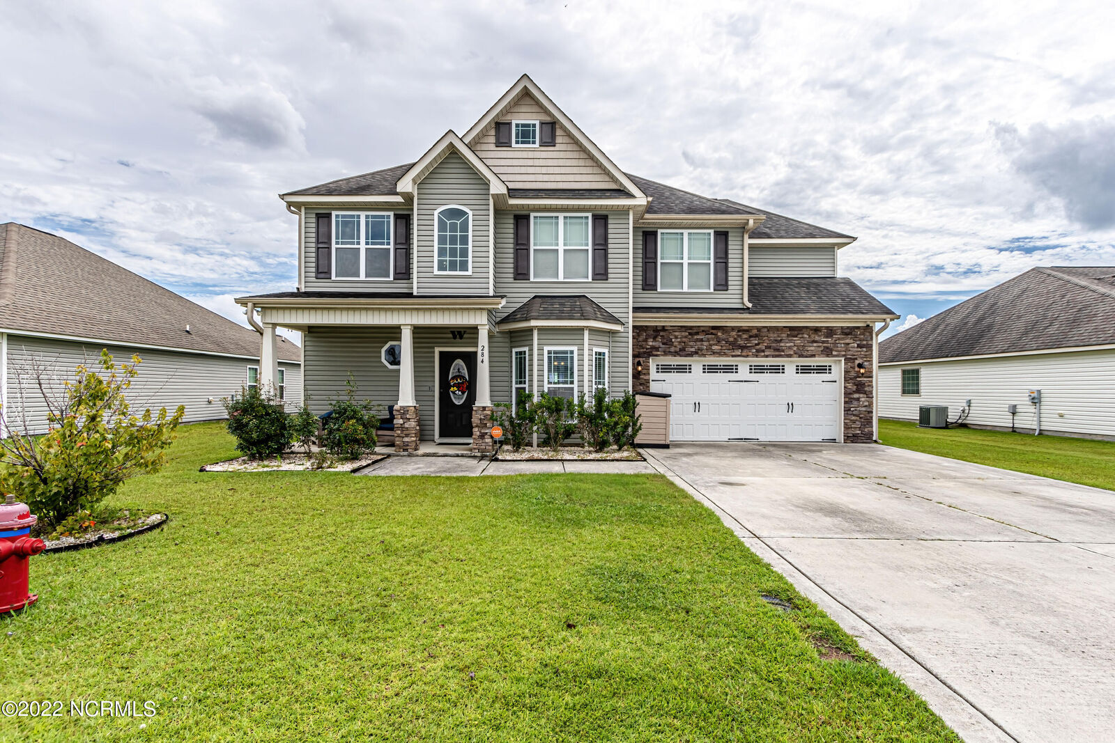 Property Photo: 284 Merin Height Road NC 28546