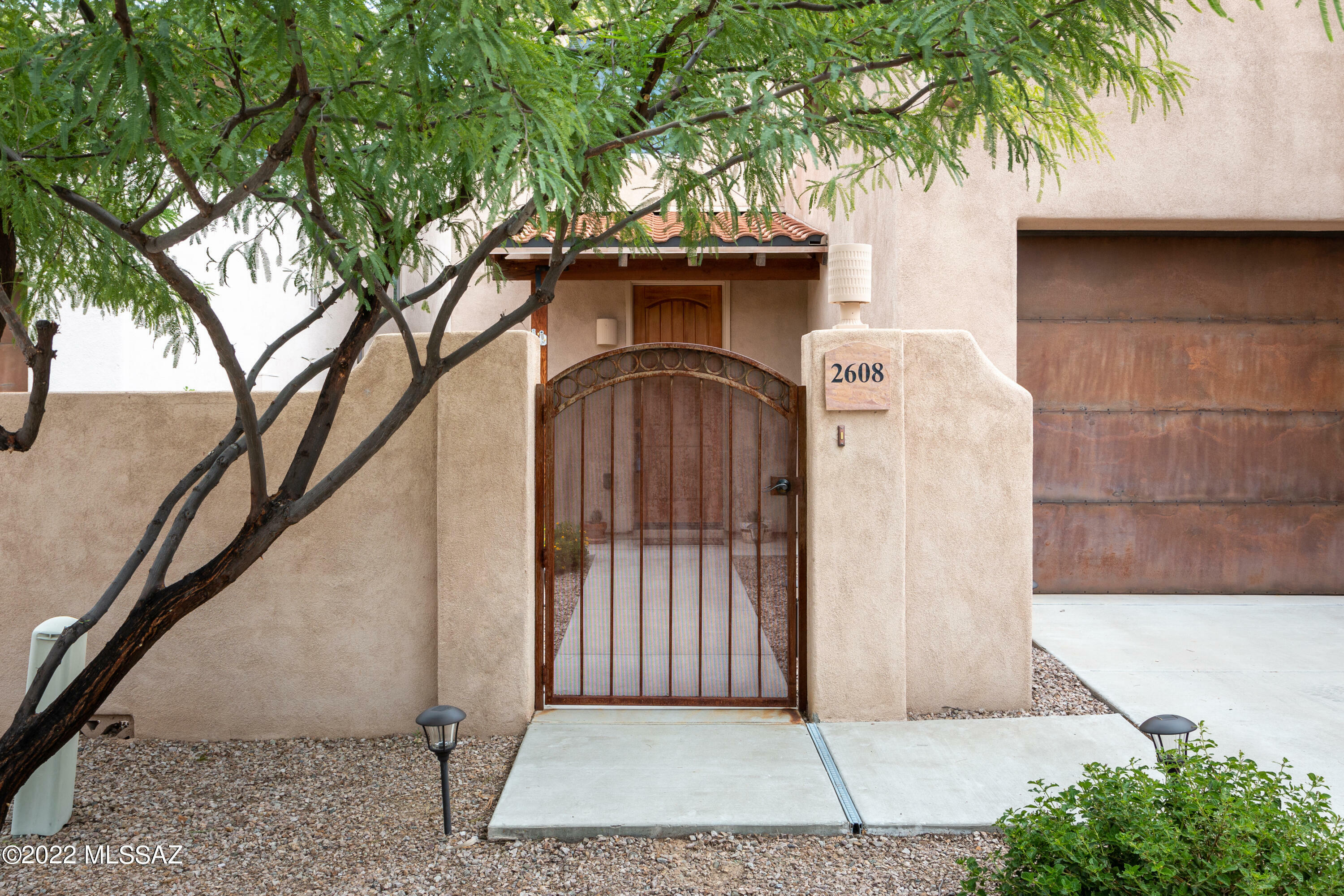 Property Photo:  2608 N Sahuara Place  AZ 85712 