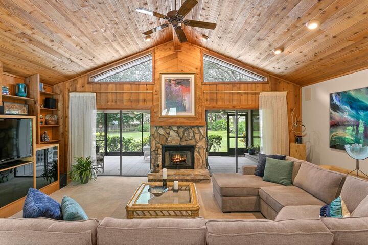 Property Photo:  2857 Pheasant Run  FL 33759 