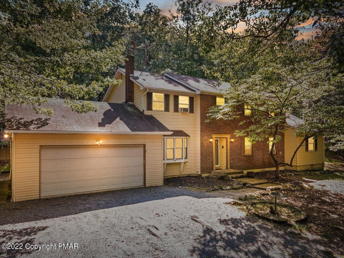 Property Photo: 527 Hallowood Drive PA 18302