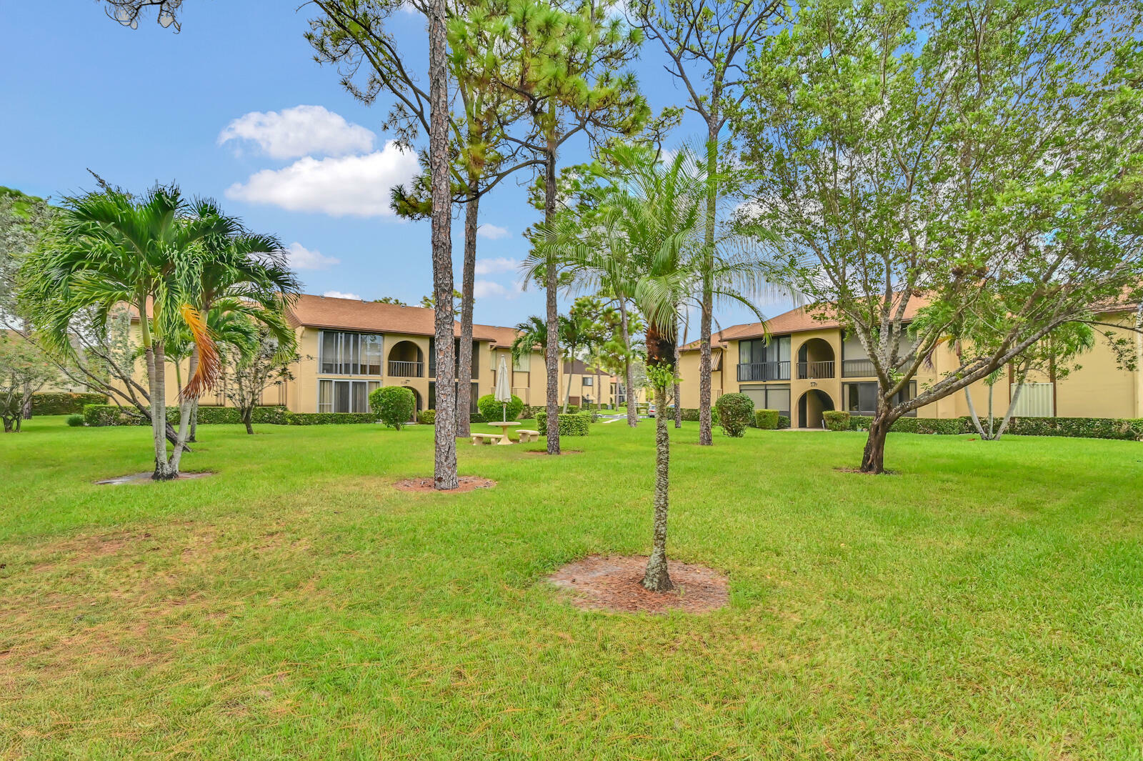 Property Photo: 240 Pine Hov Circle B-1 FL 33463