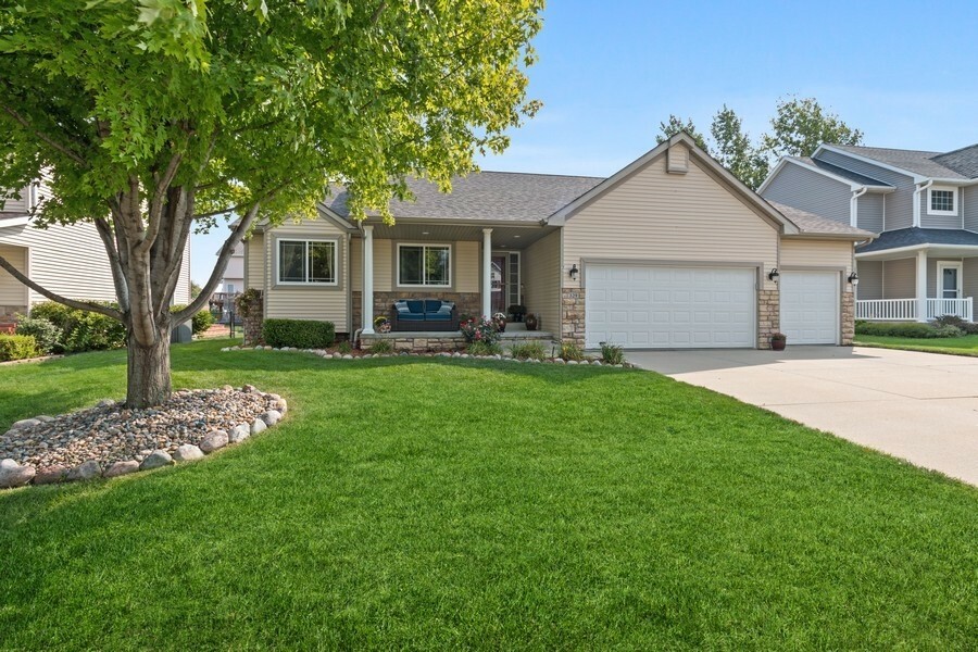 329 NW Driftwood Drive  Ankeny IA 50023 photo