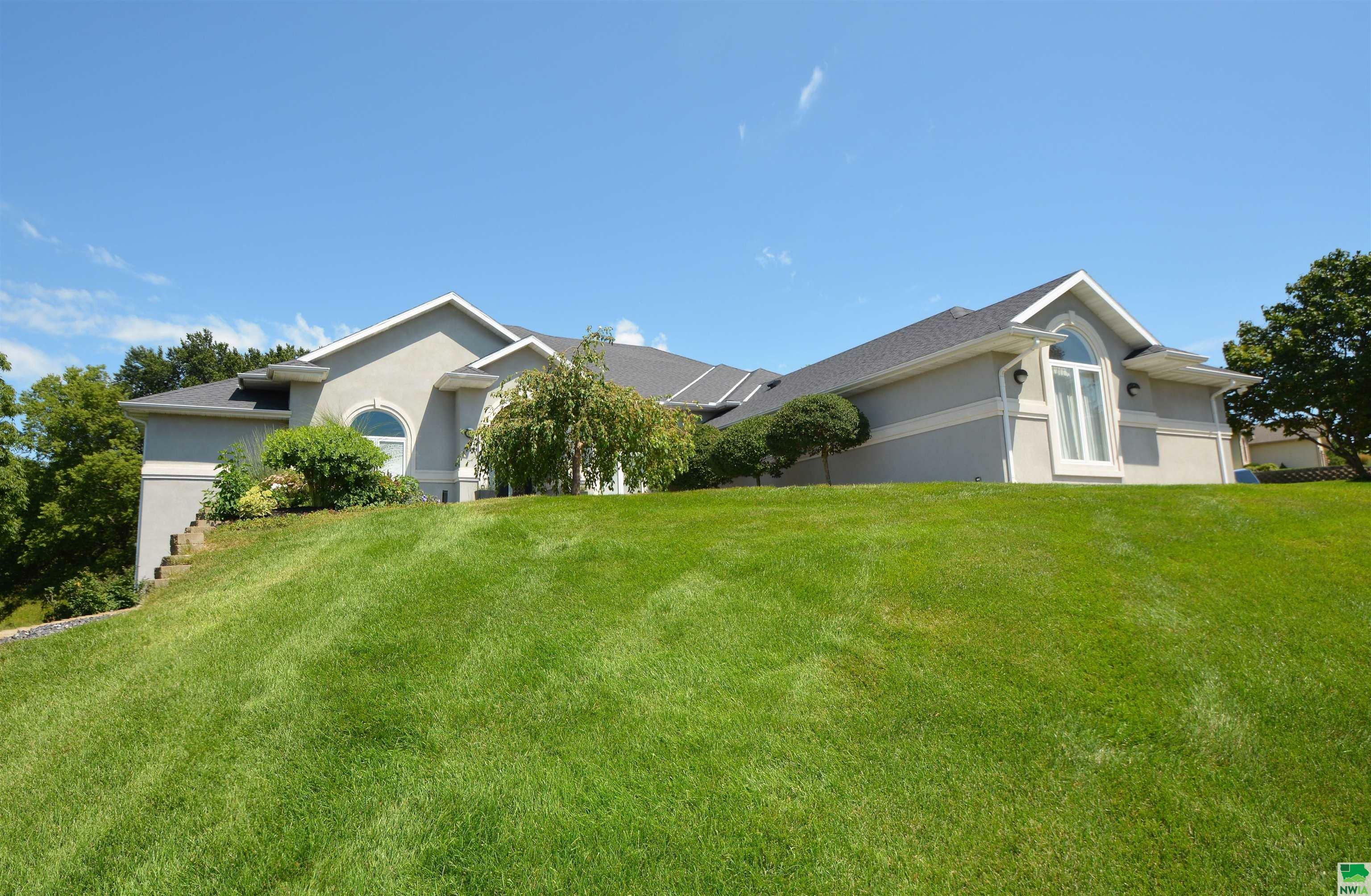 Property Photo:  741 Deerfield Dr  IA 51108 