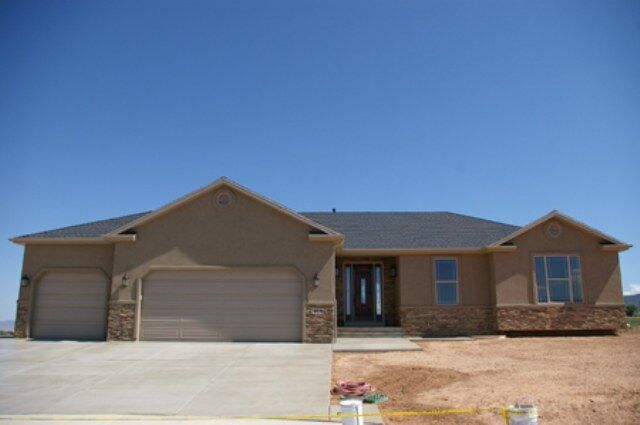 Property Photo: 64 W 2825 N Circle. UT 84721