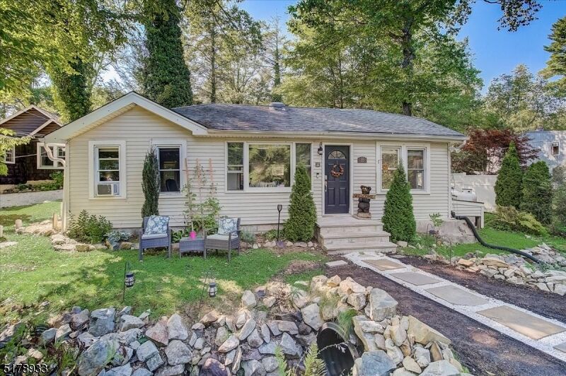 Property Photo:  35 Bayonne Dr  NJ 07421 