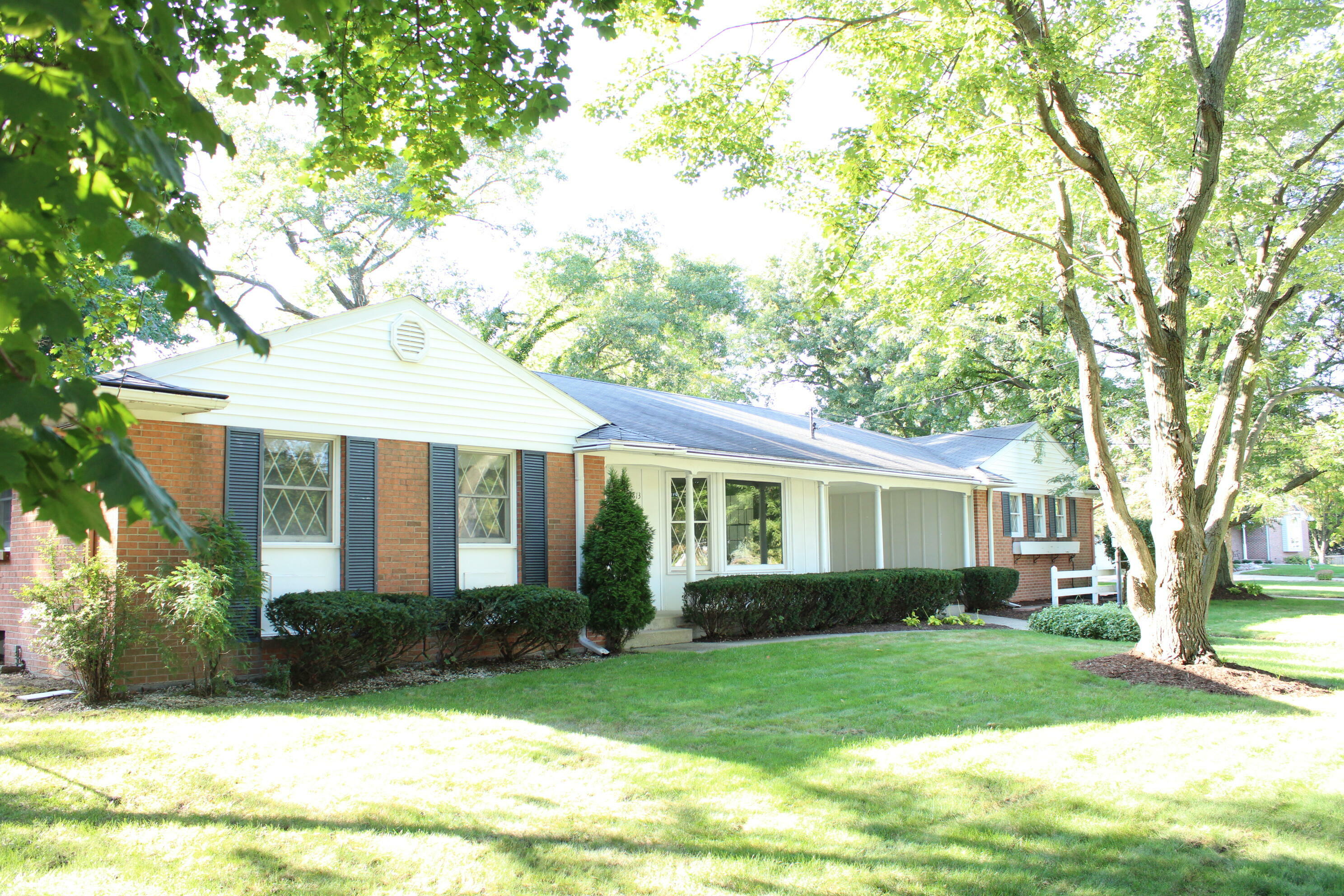 Property Photo:  2813 Winston Way NE  MI 49505 