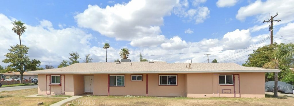 Property Photo:  16164 Dianthus Avenue  CA 92335 