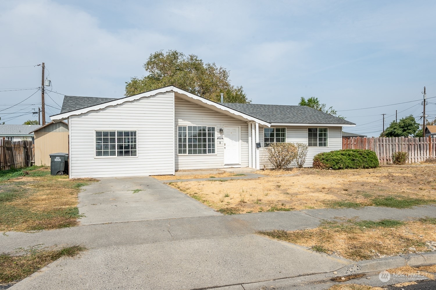 Property Photo:  1412 W Fern Drive  WA 98837 