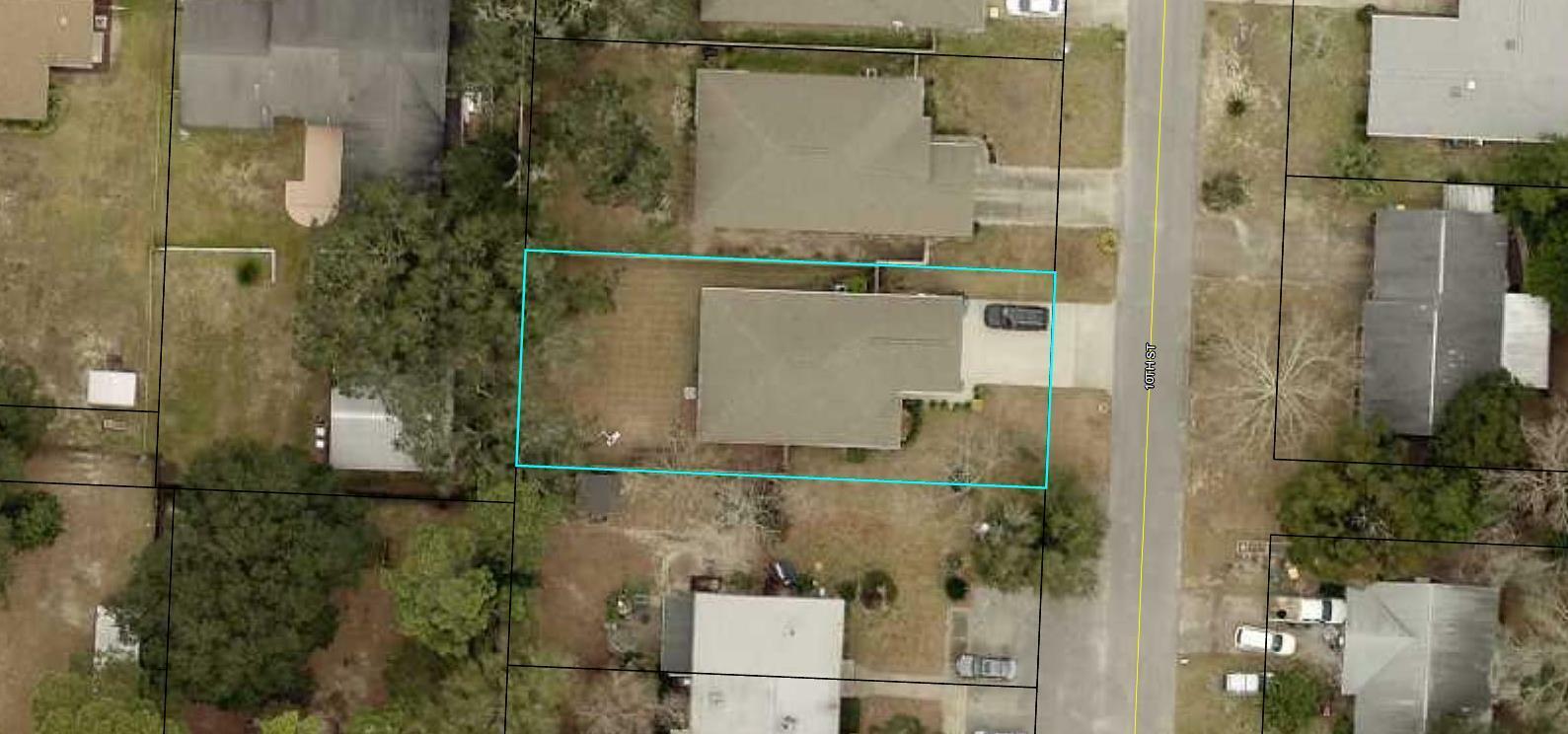 Property Photo:  37 10th Street  FL 32579 