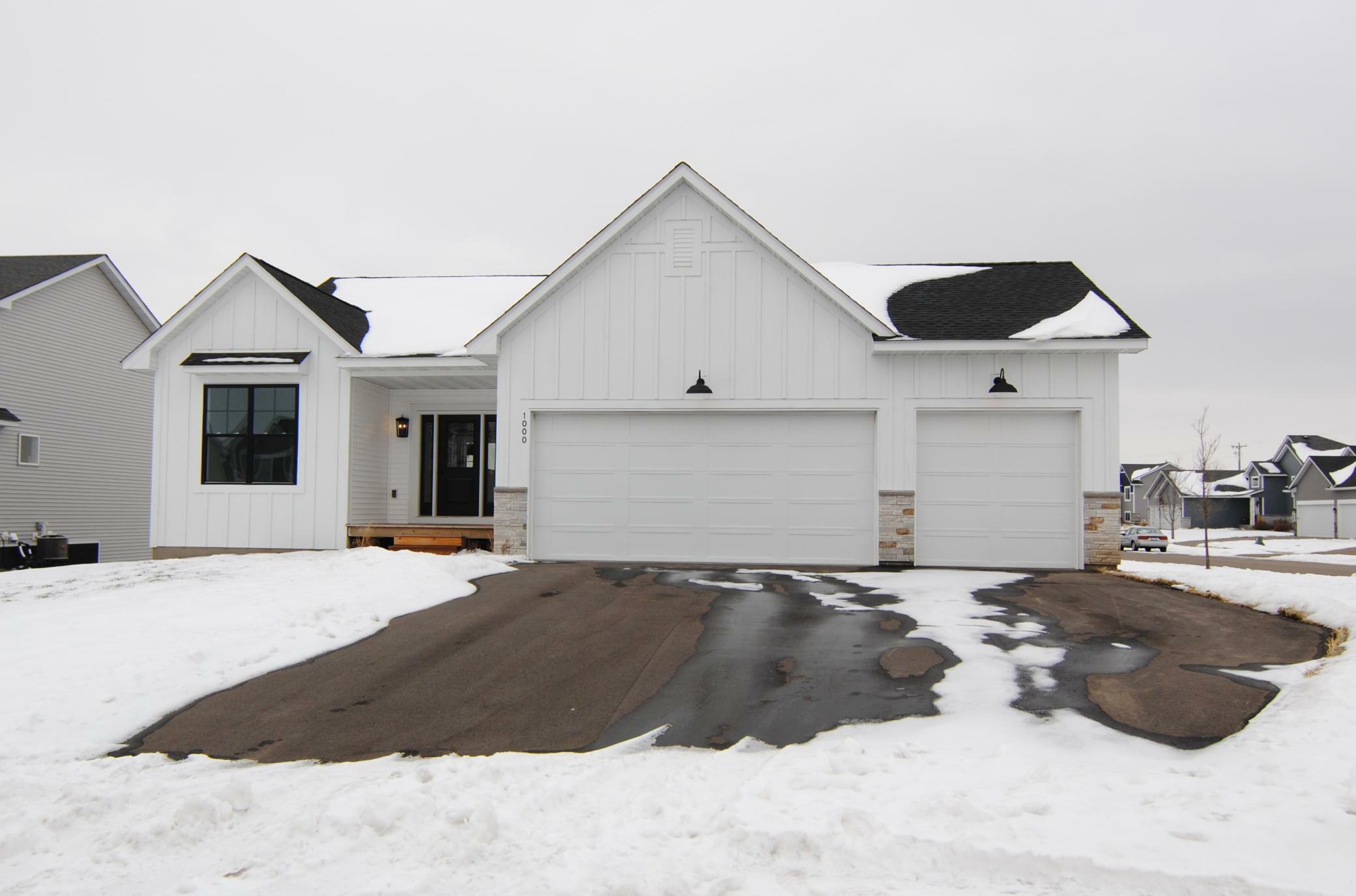 Property Photo: 1000 Shoreview Drive MN 55352