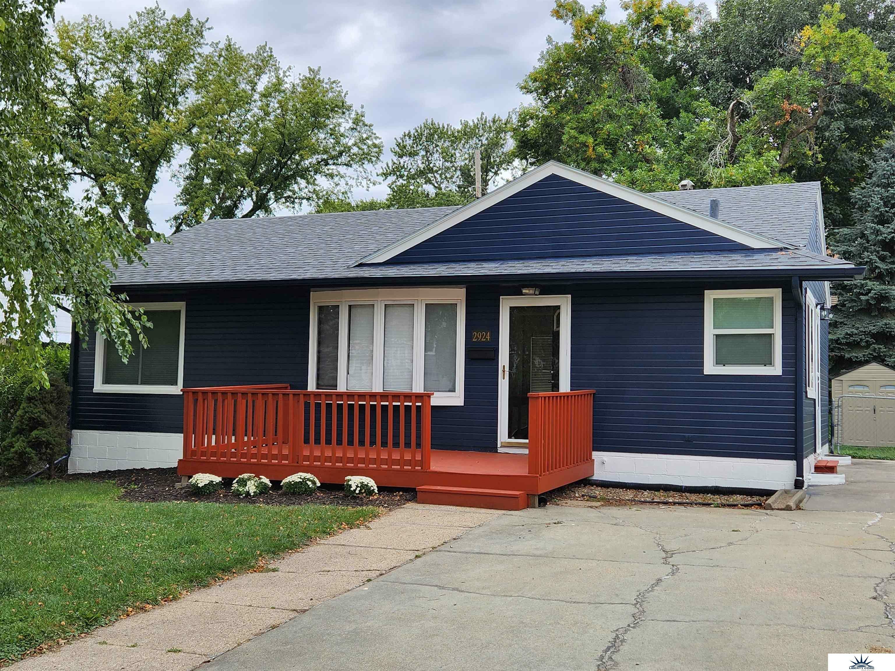 Property Photo: 2924 Westgate NE 68124