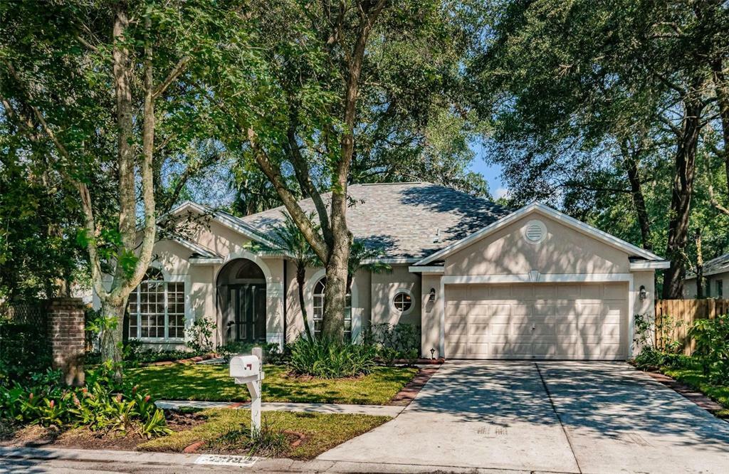 Property Photo: 2102 Fawn Meadow Drive FL 33594