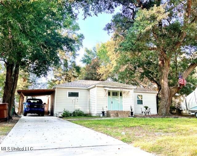 Property Photo: 1638 Hollywood Boulevard MS 39531