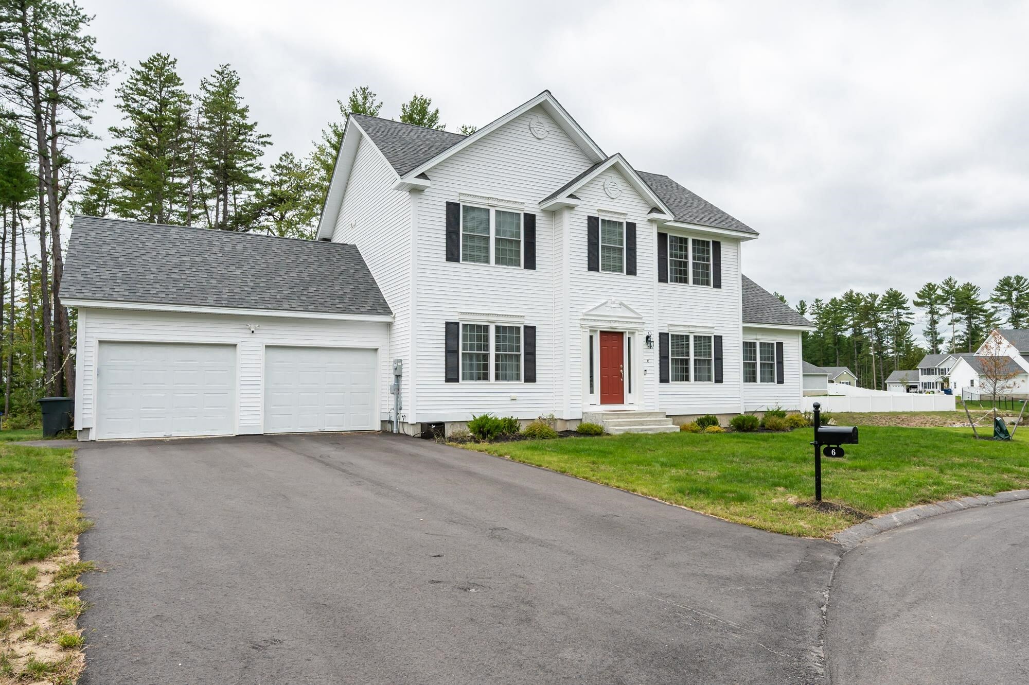 Property Photo:  6 Cider Court  NH 03054 