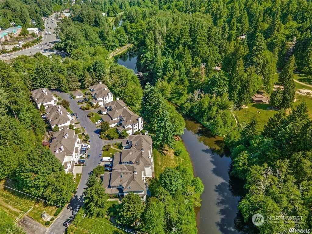 Property Photo: 9804 NE Riverbend Drive B-103 WA 98011