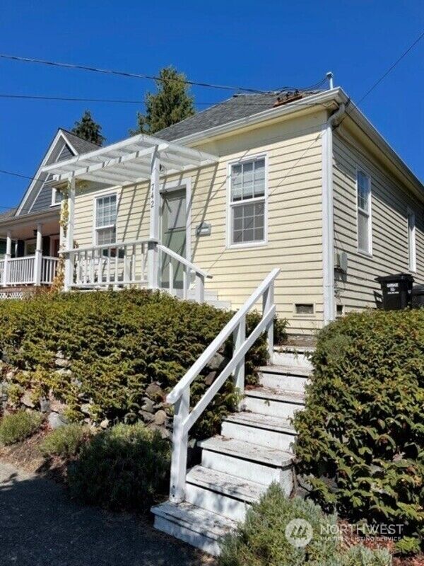 Property Photo: 742 N 71st Street WA 98103