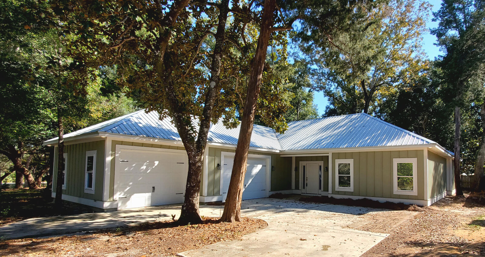 Property Photo: 235 Satsuma Road FL 32578