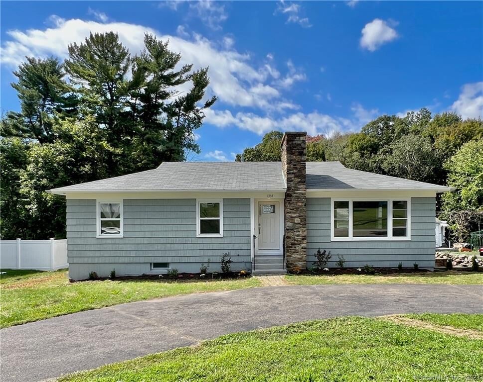 Property Photo:  1353 Brooklawn Avenue  CT 06825 