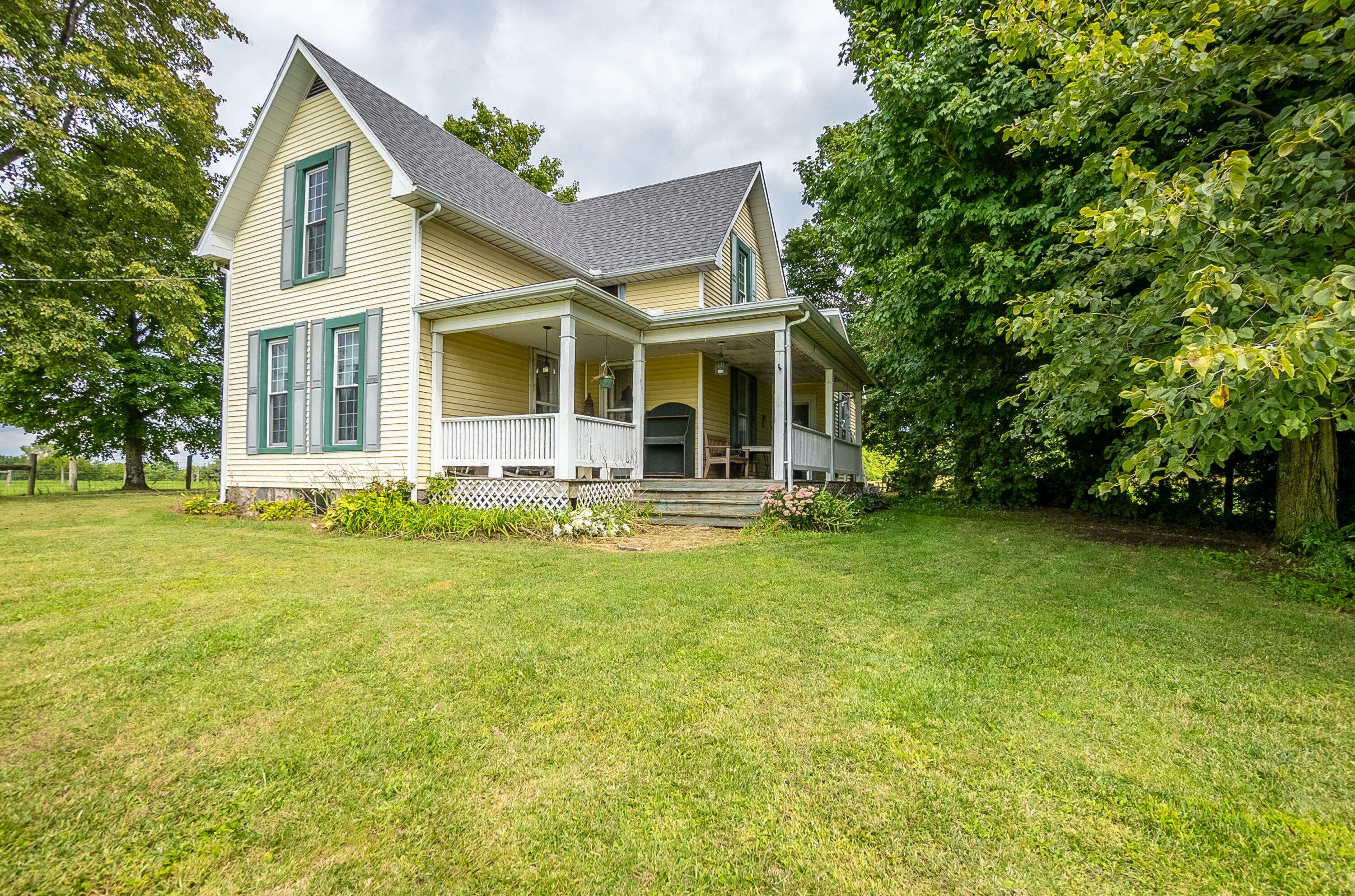 Property Photo:  1177 N Elm Tree Road  OH 43072 