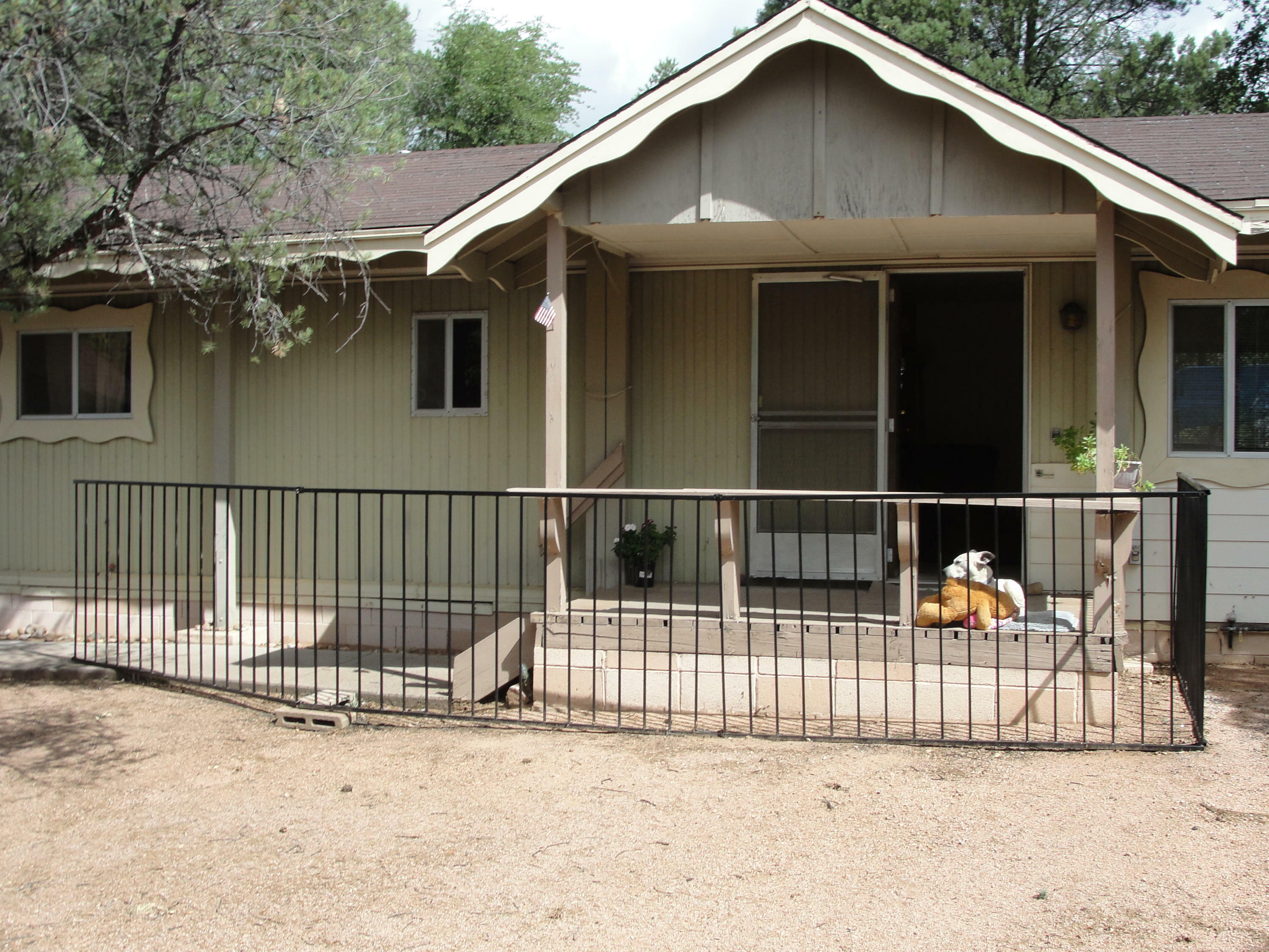 Property Photo:  504 E Forest Drive  AZ 85541 