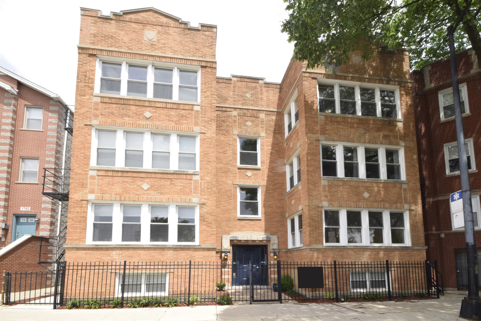 Property Photo: 1738 W Foster Avenue 3F IL 60640