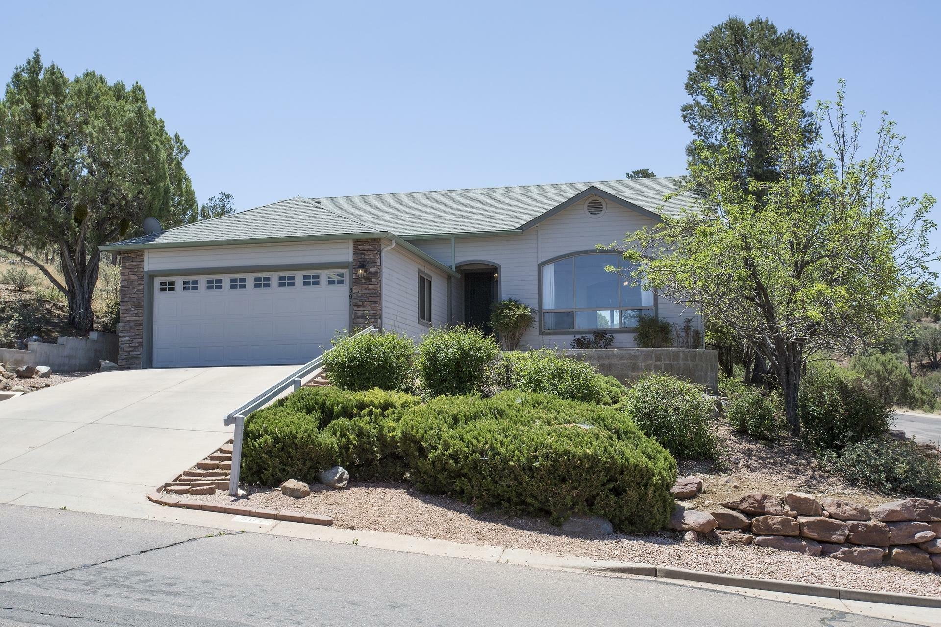 Property Photo:  501 E Phoenix Street  AZ 85541 