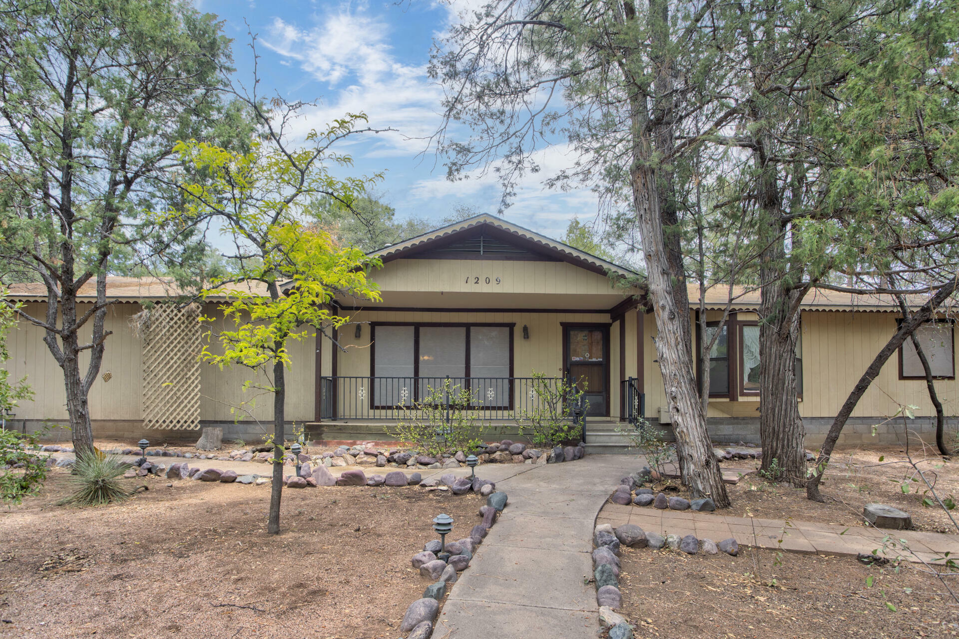 Property Photo:  1209 N Gila Drive  AZ 85541 