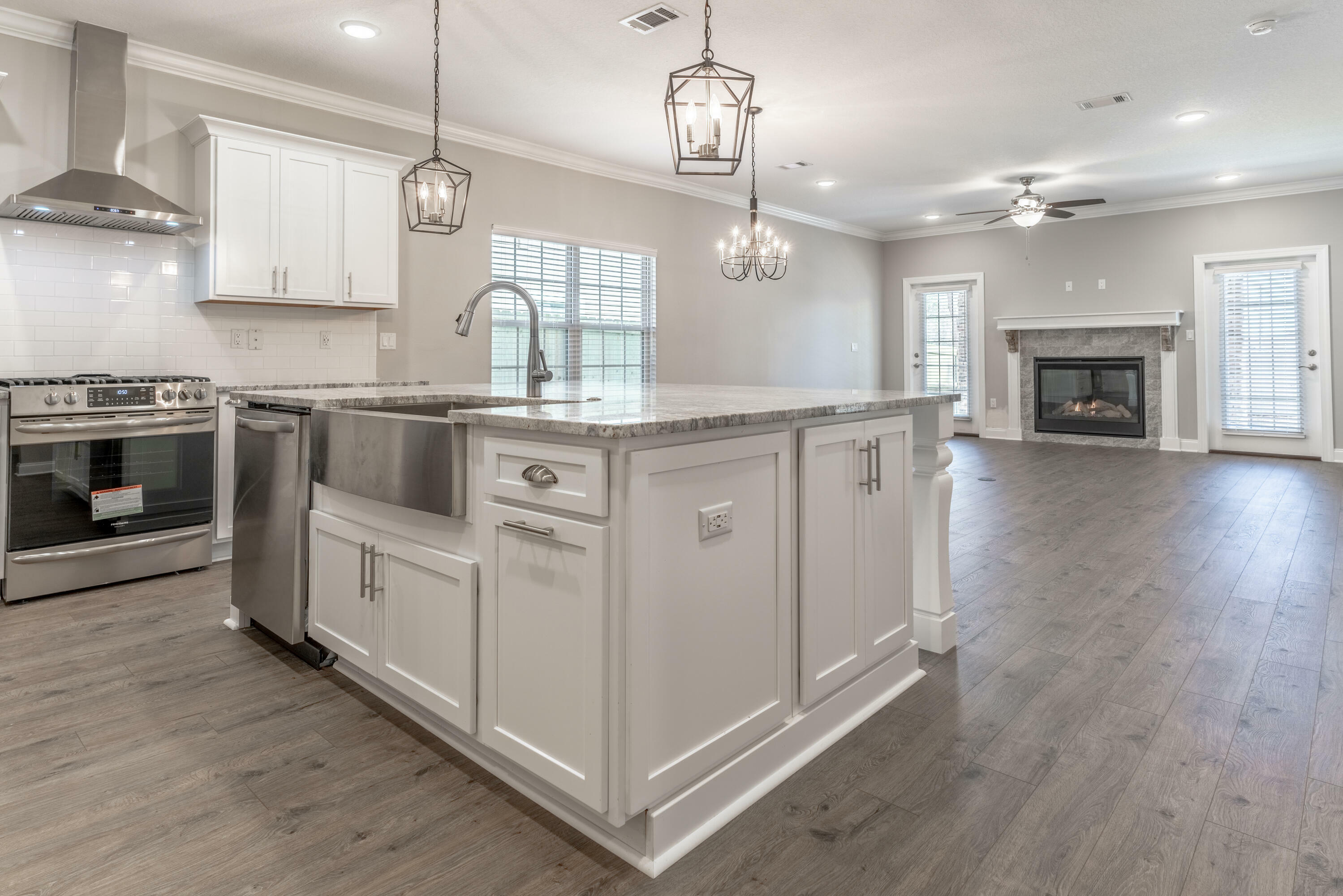 Property Photo: 2165 Bayshore Drive FL 32578